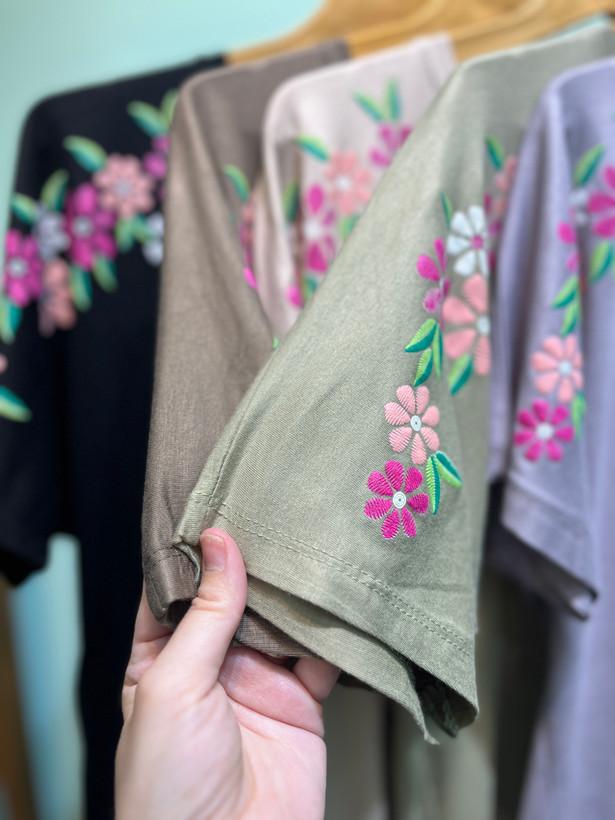 تیشرت ویسکوز سرشانه گل